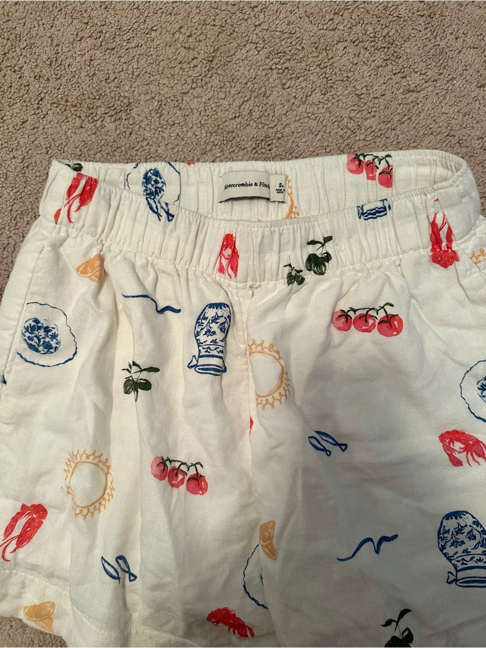 Abercrombie & Fitch Cream High-Waist Printed Pull-On Shorts - Picture 4 of 4